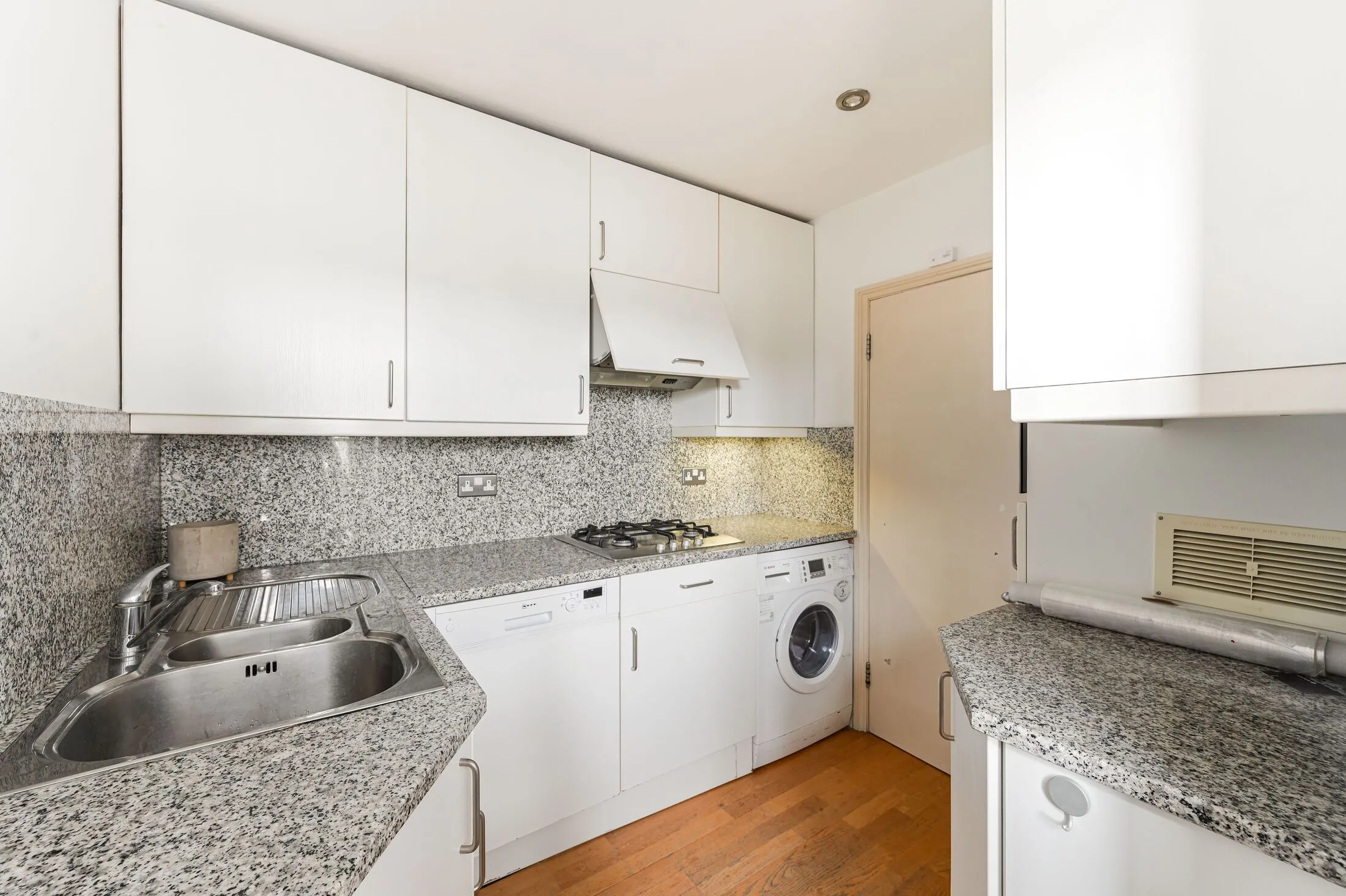 Flat Smith Street in Greater London