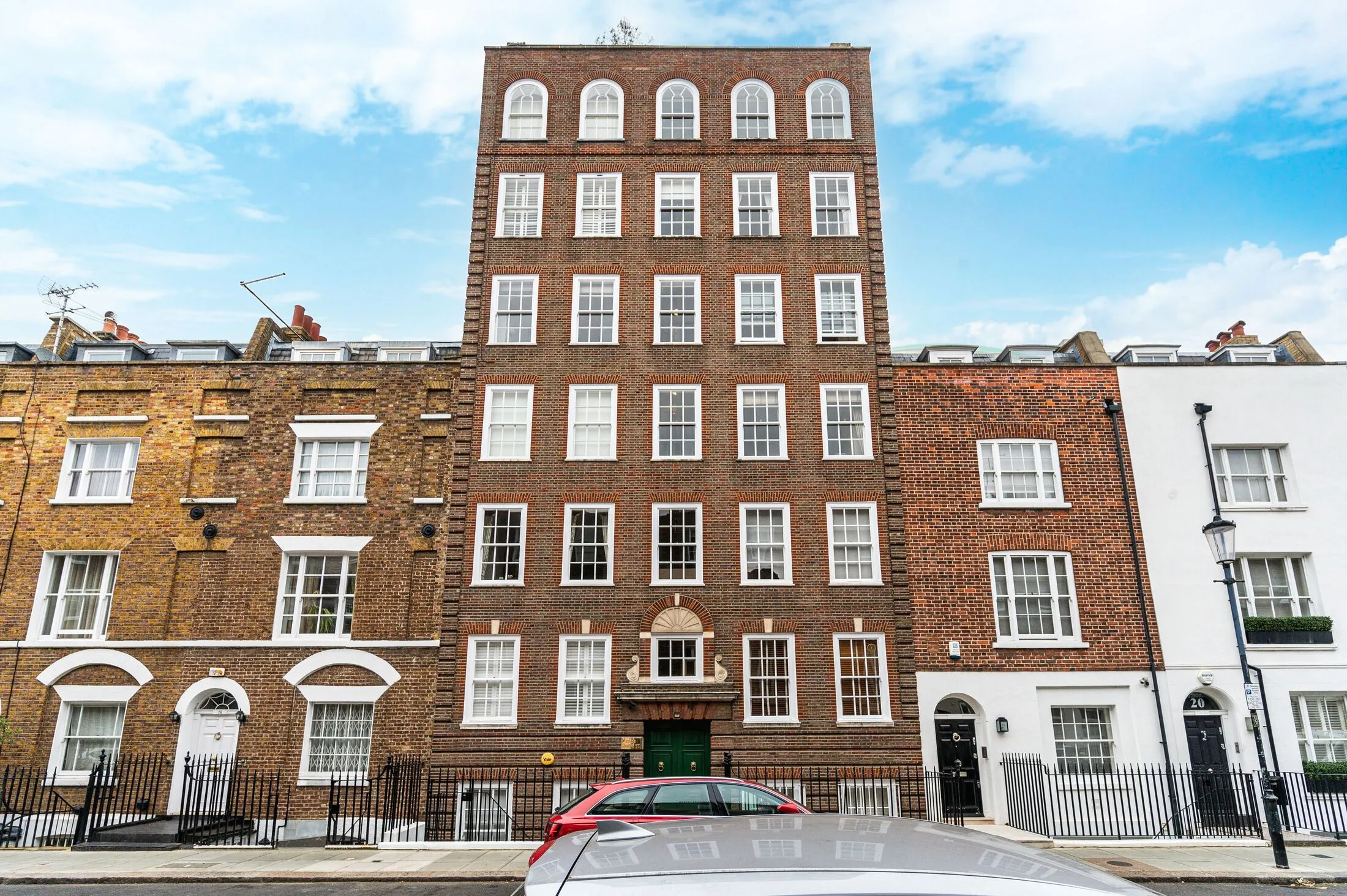 Flat Smith Street in Greater London