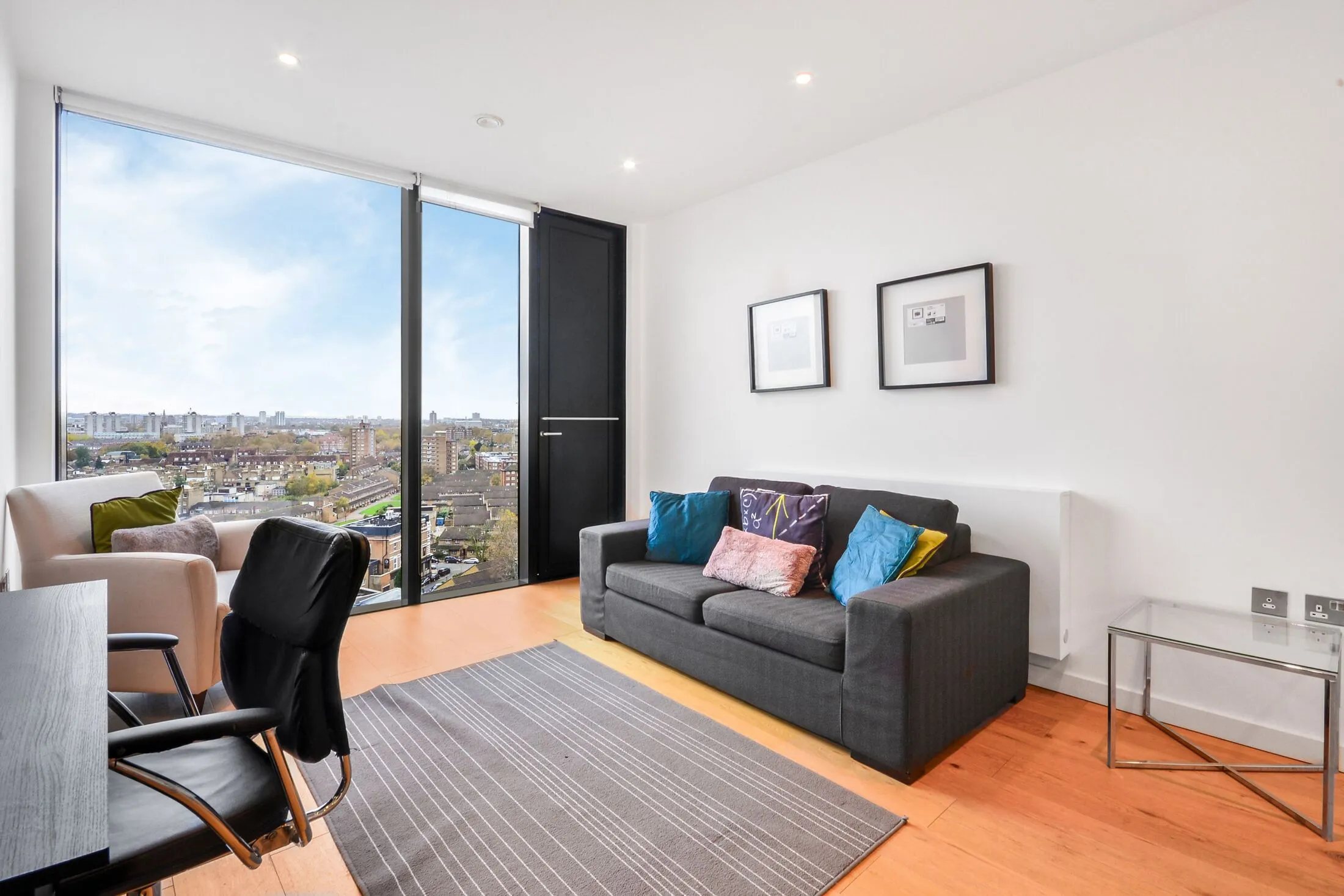 Flat Wollaston Close in Greater London