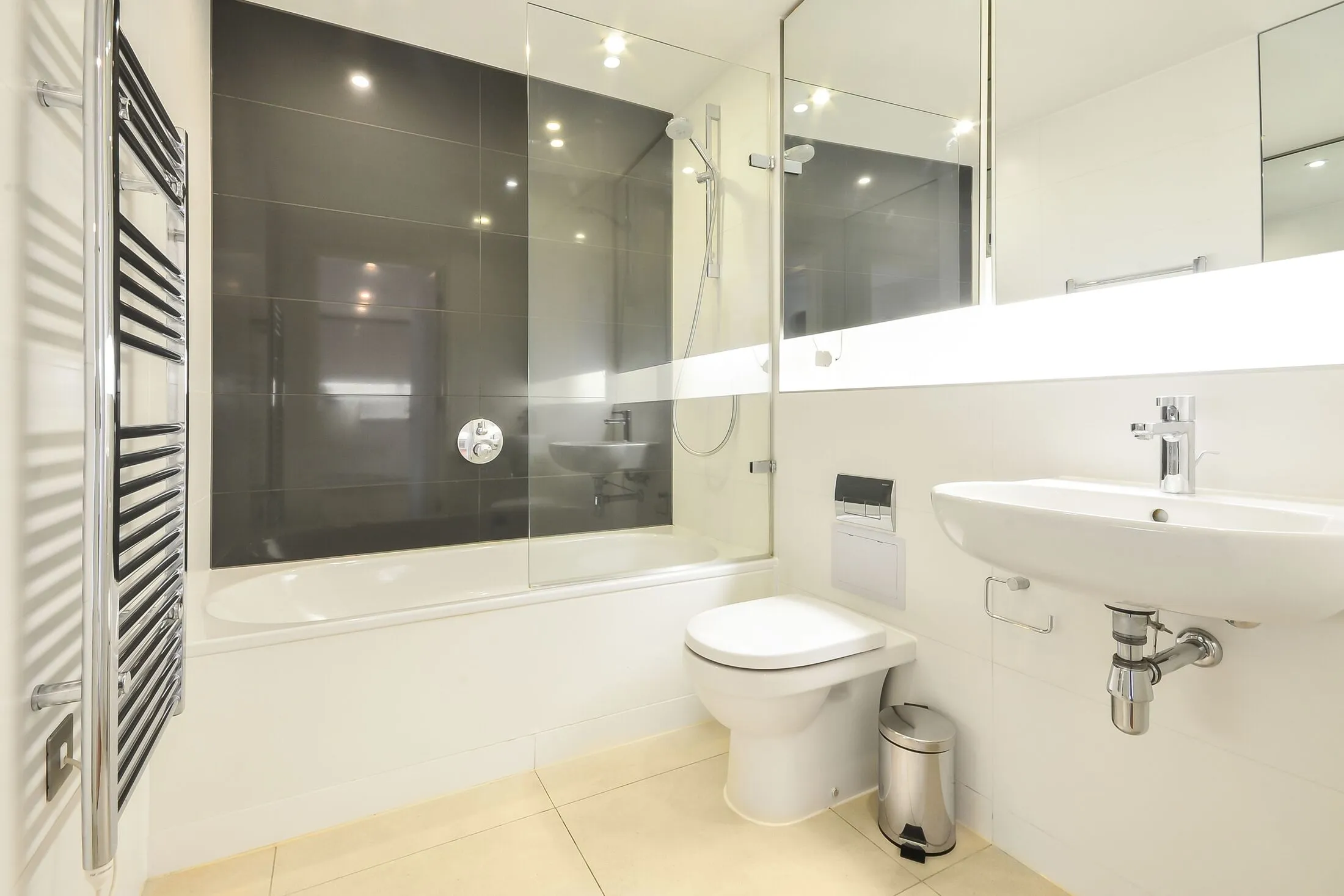 Flat Wollaston Close in Greater London