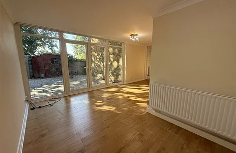 House Sussex Close in Slough