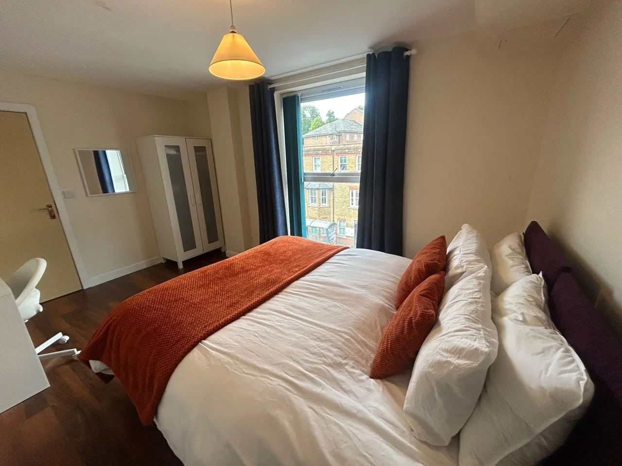 Room Castle Street in High Wycombe