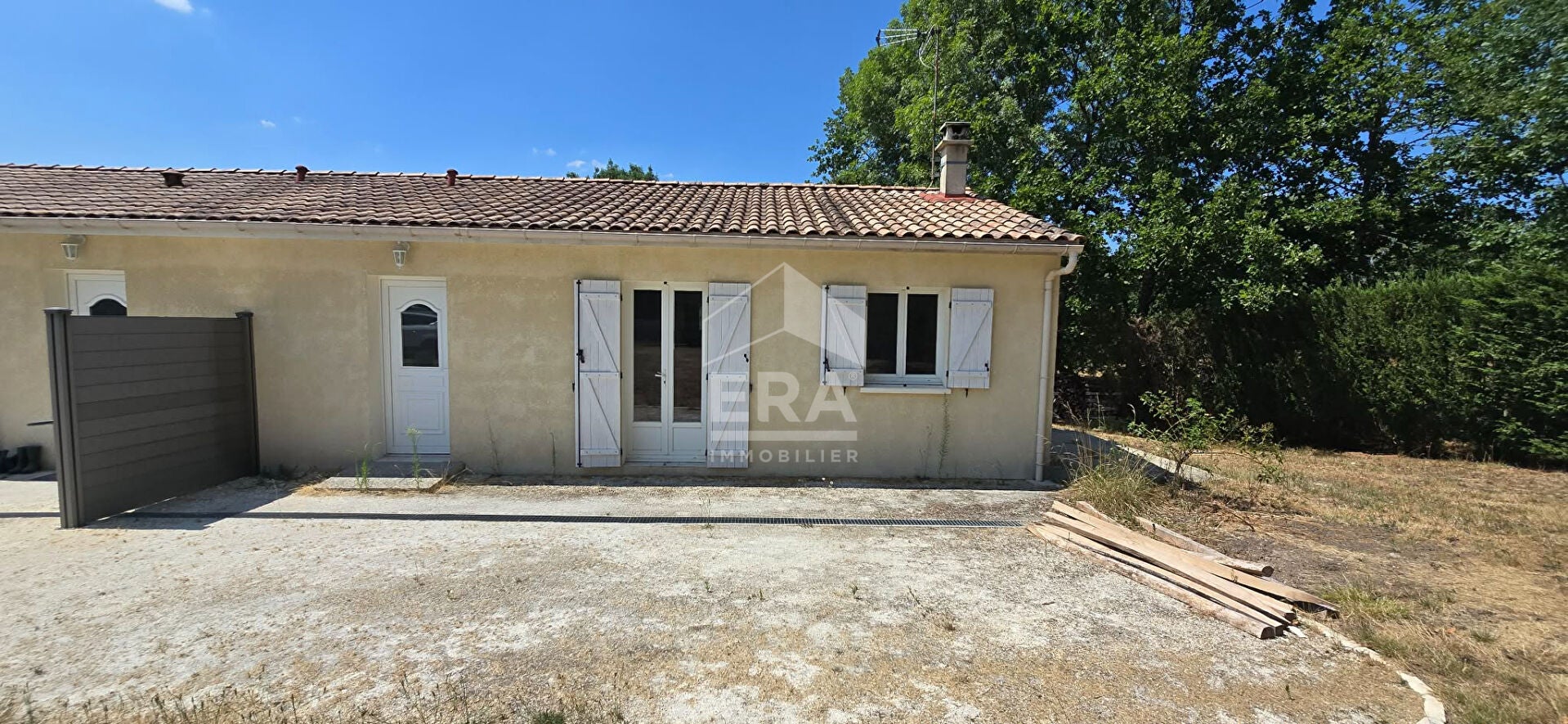 House Rue du Sergent André Carrier in Montpon-Ménestérol