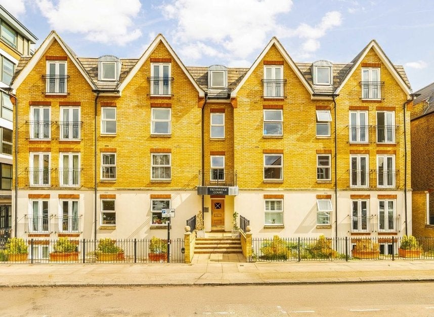 Flat Marlborough Road in Greater London