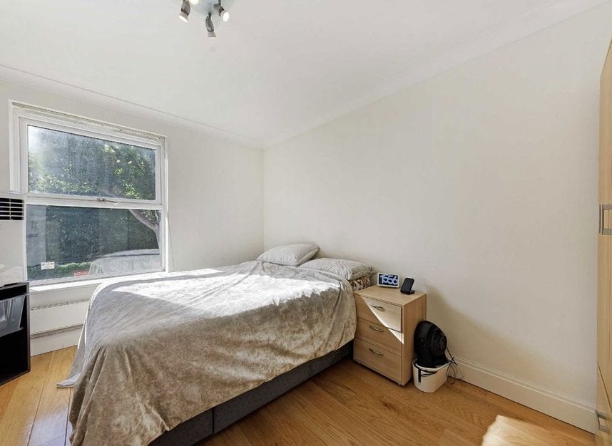 Flat Marlborough Road in Greater London