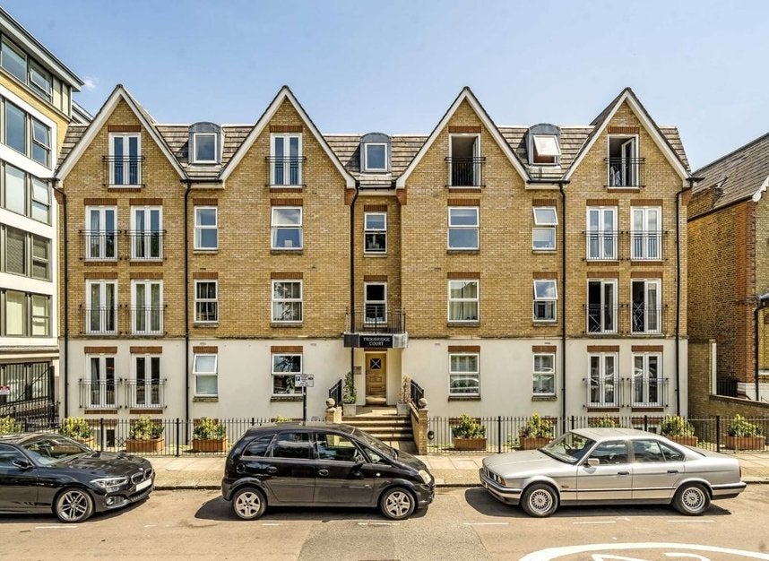 Flat Marlborough Road in Greater London