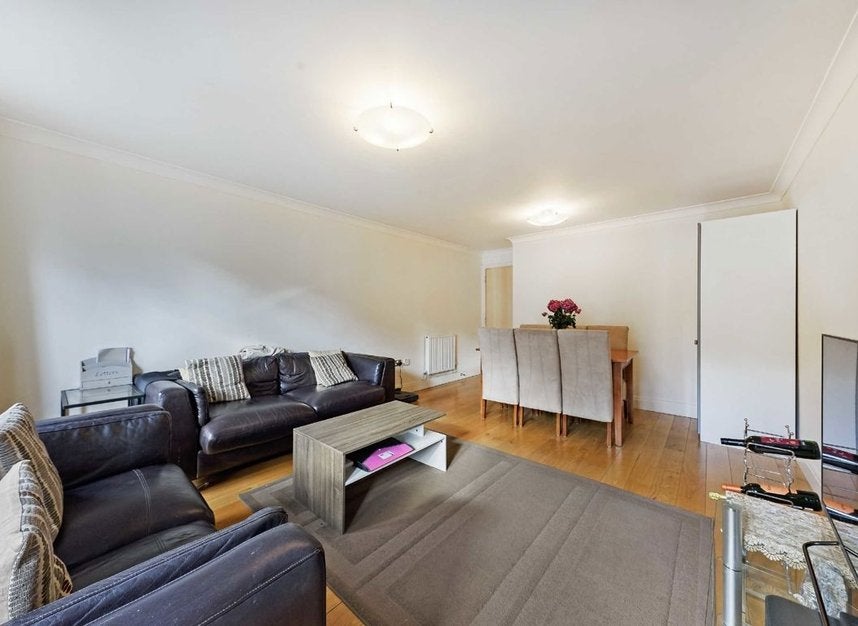 Flat Marlborough Road in Greater London