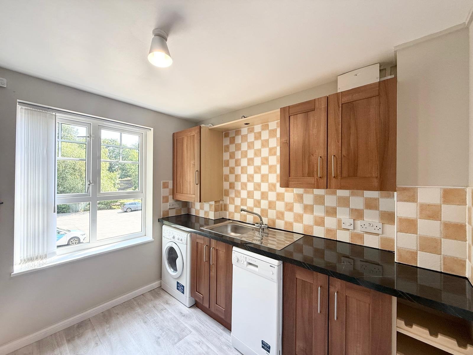 Flat Oldfield Lane in Leeds