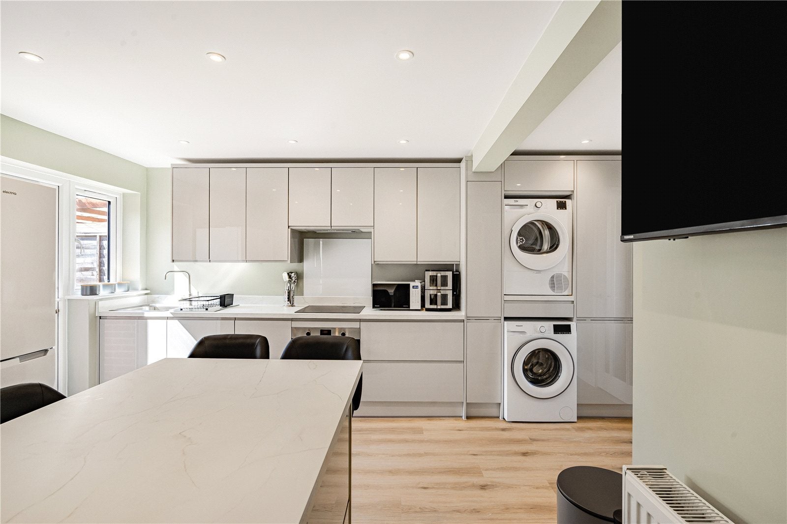 Room Dunmore in Guildford