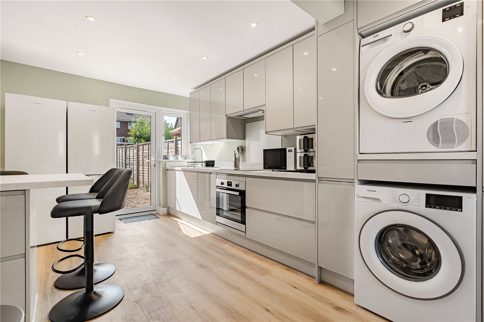 Room Dunmore in Guildford