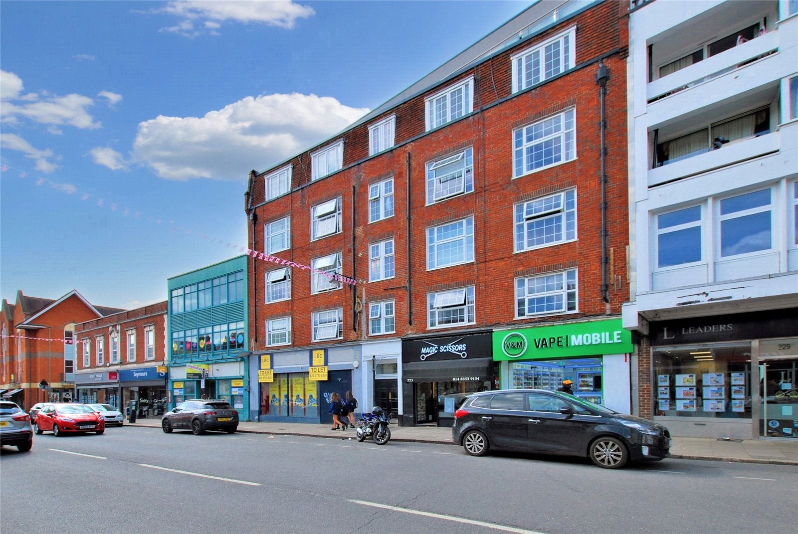 Flat High Street in Guildford