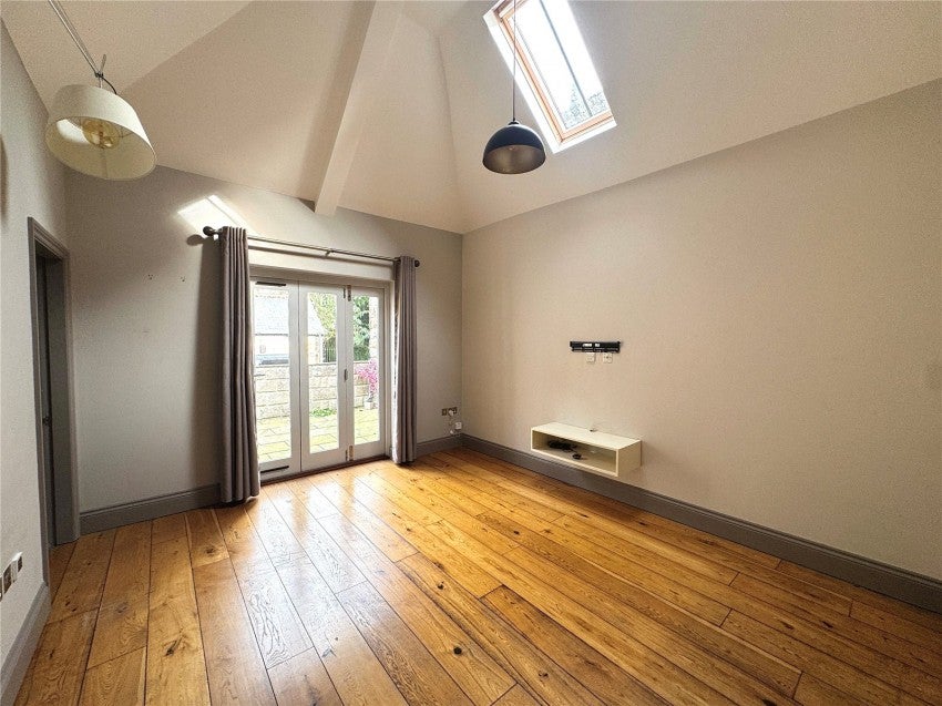 Flat Clarence Drive in Harrogate