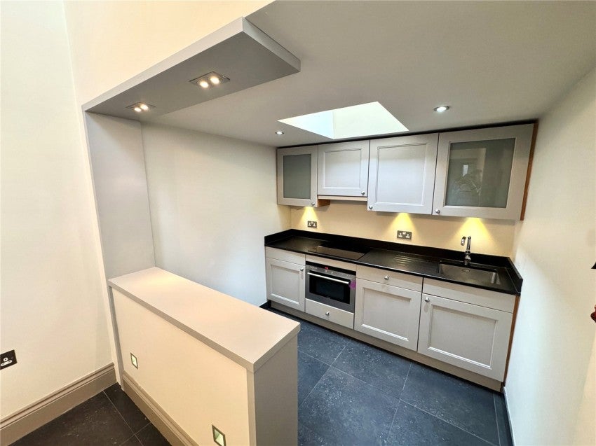 Flat Clarence Drive in Harrogate