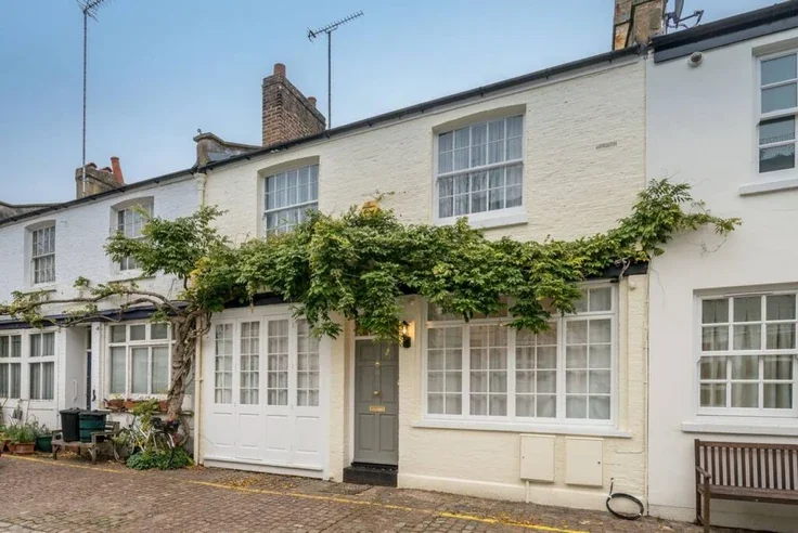 House Pembridge Mews in Greater London