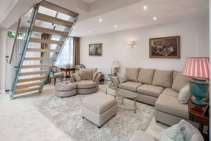 House Pembridge Mews in Greater London