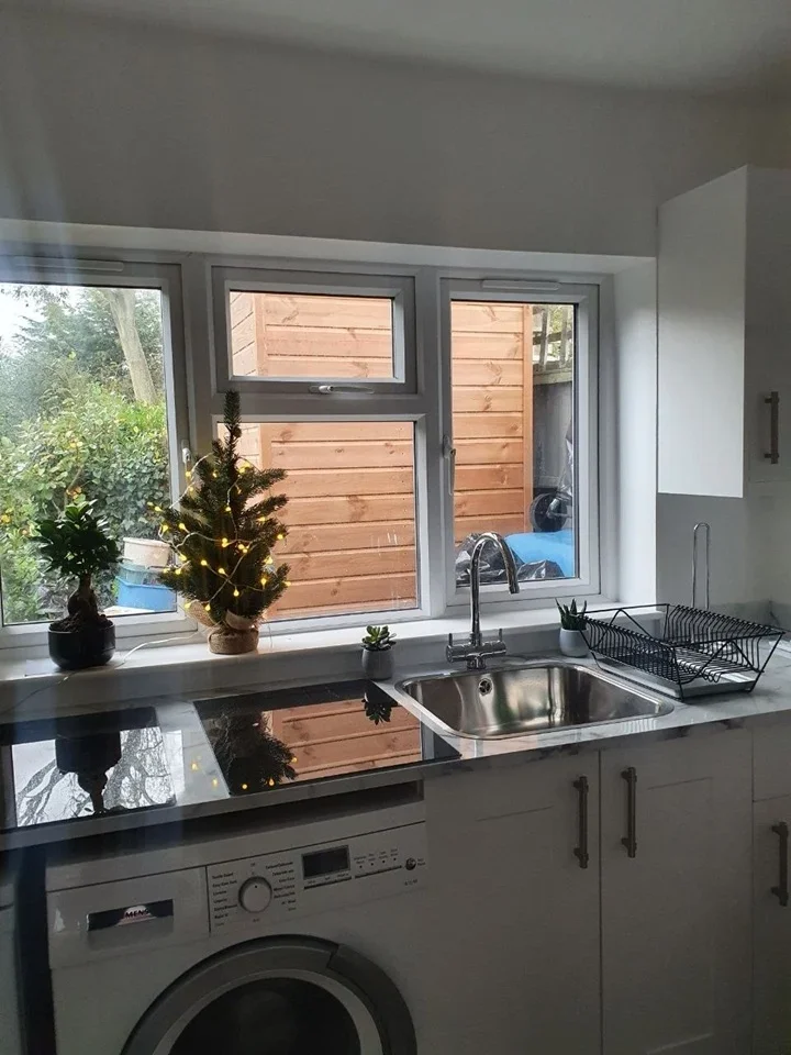 Flat Potters Lane in Greater London