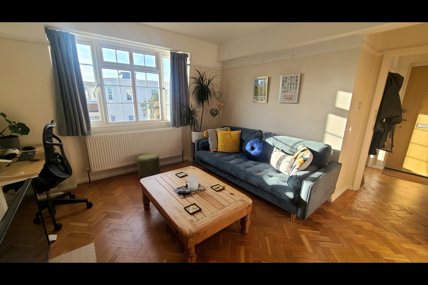 Flat Spencer Road in Greater London