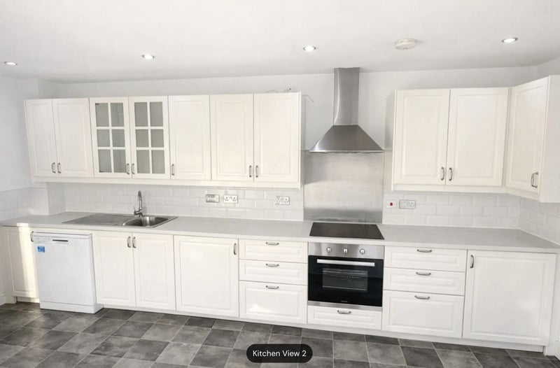 Room Mount Pleasant Hill in Greater London