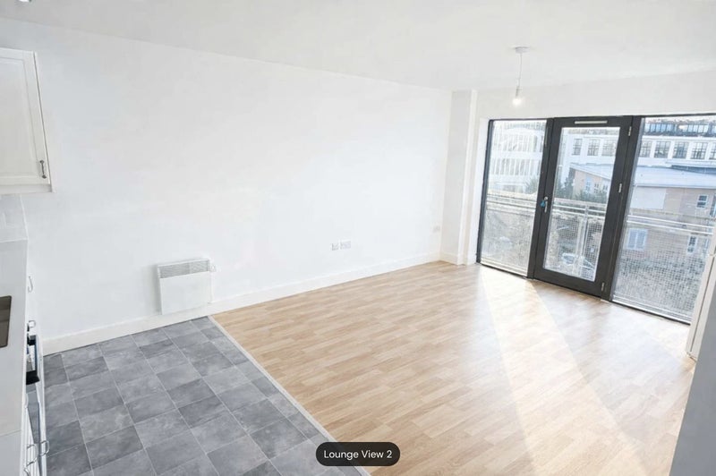 Room Mount Pleasant Hill in Greater London