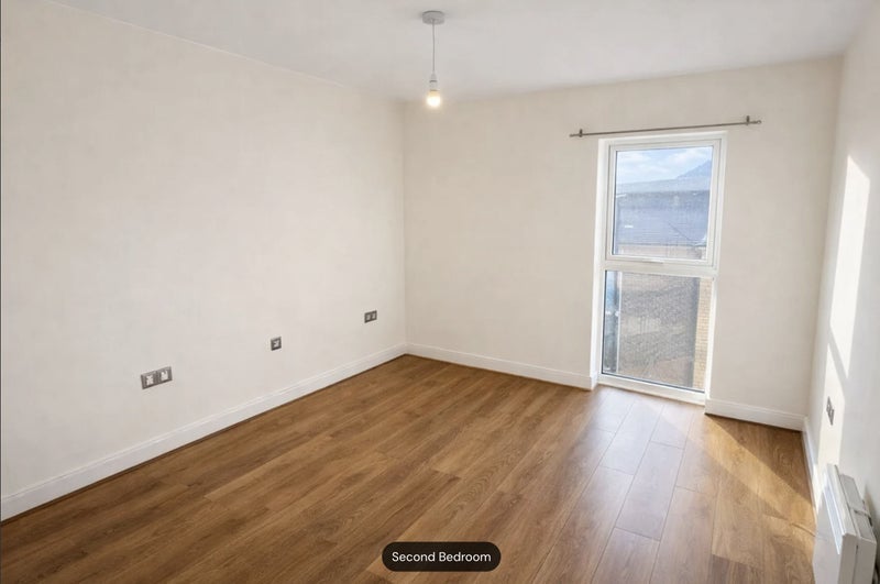 Room Mount Pleasant Hill in Greater London