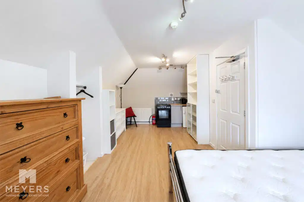 Room Guildhill Road in Bournemouth