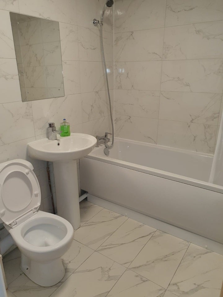 Flat Ash Walk in Greater London