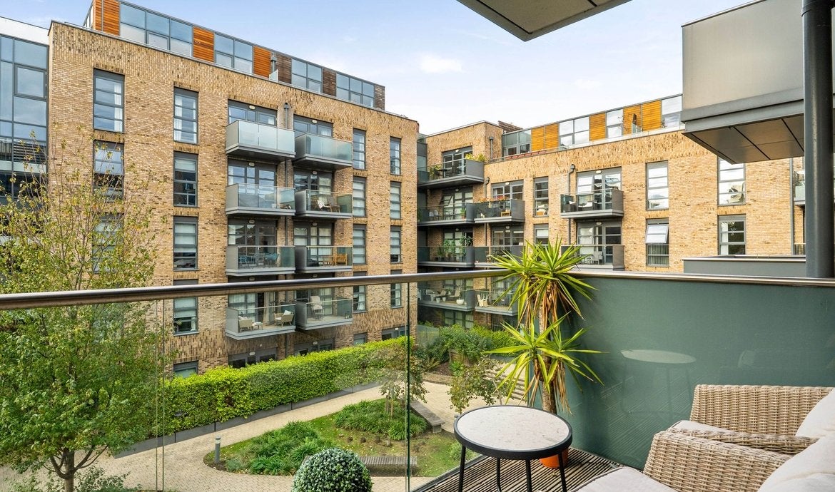 Flat Wood's Place in Greater London