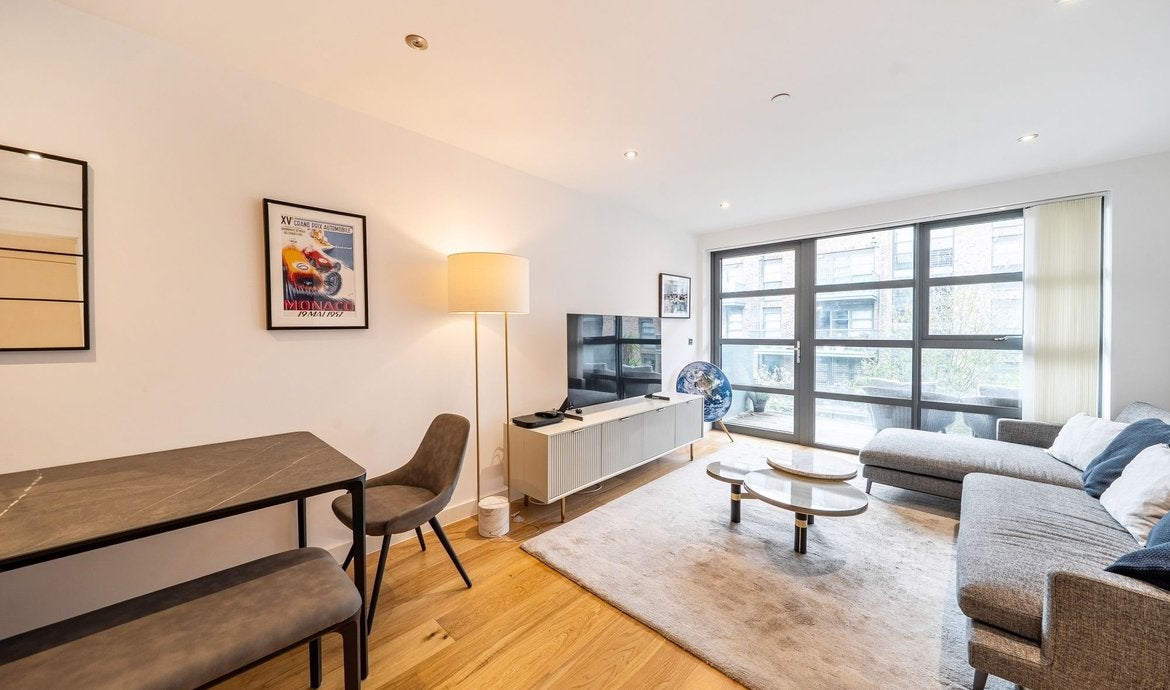 Flat Wood's Place in Greater London