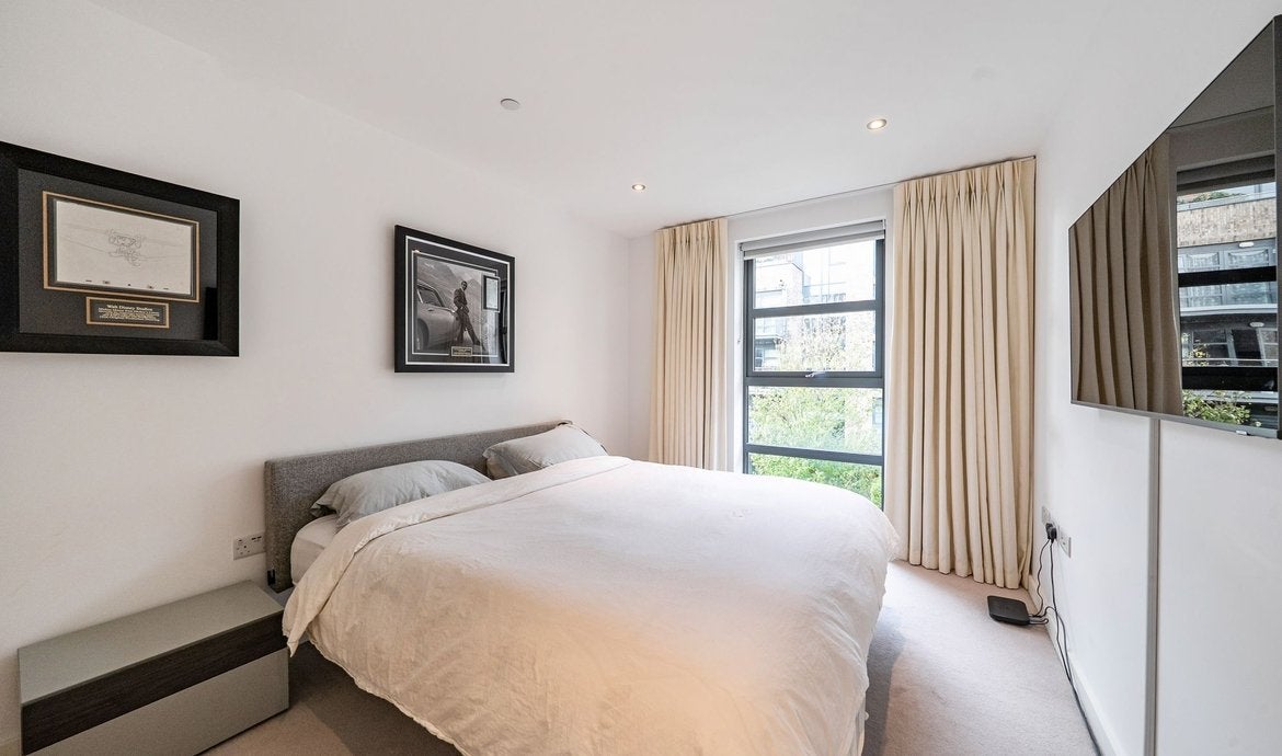 Flat Wood's Place in Greater London