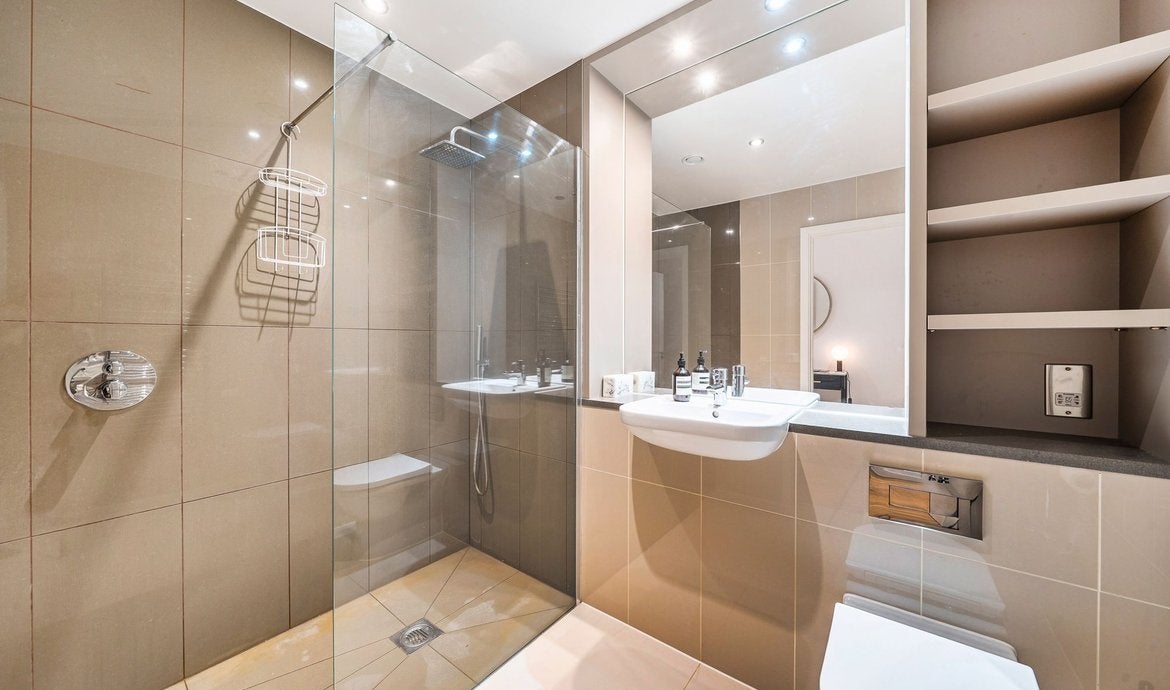Flat Wood's Place in Greater London