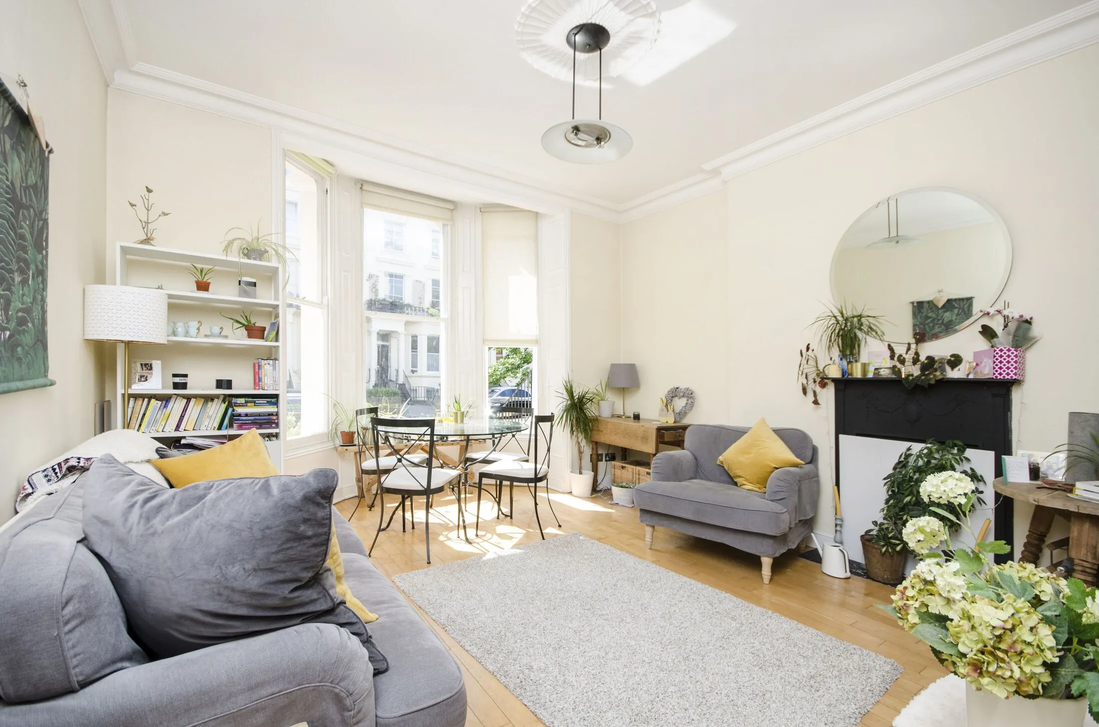 Flat Belgrave Gardens in City of Westminster