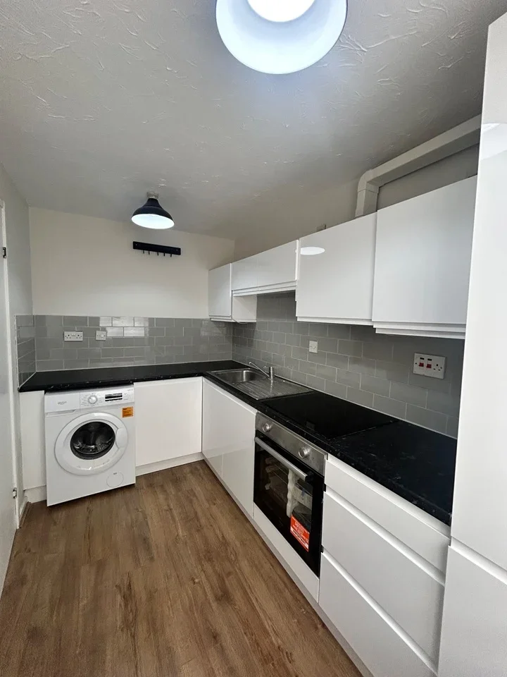 Flat Bannister Drive in Brentwood