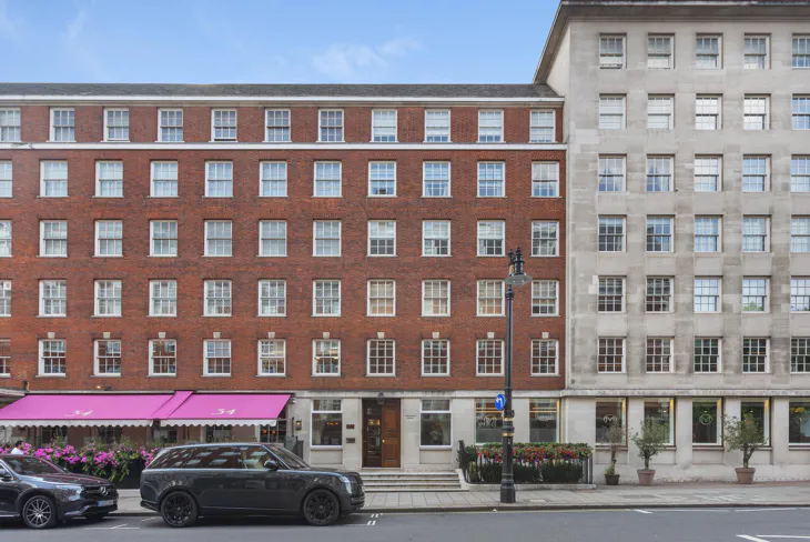 Flat Grosvenor Square in City of Westminster