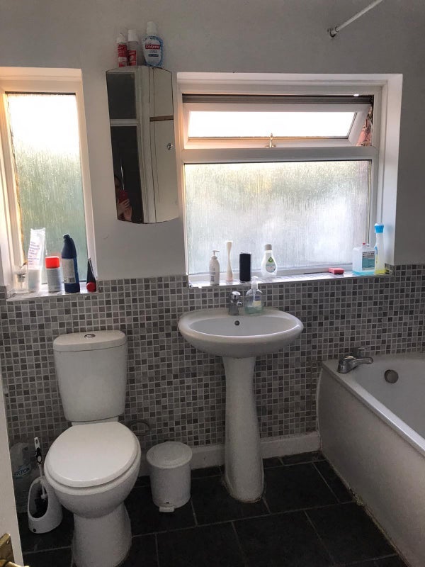 Room Tamworth Lane in Greater London