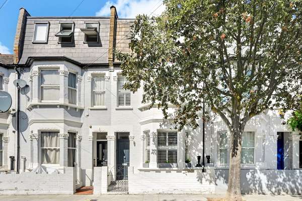 House Ashcombe Street in Greater London