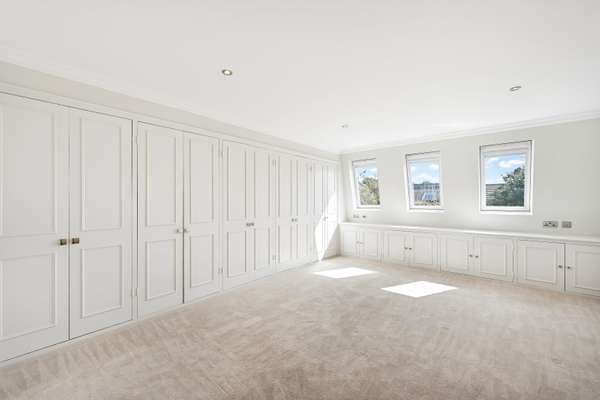 House Ashcombe Street in Greater London