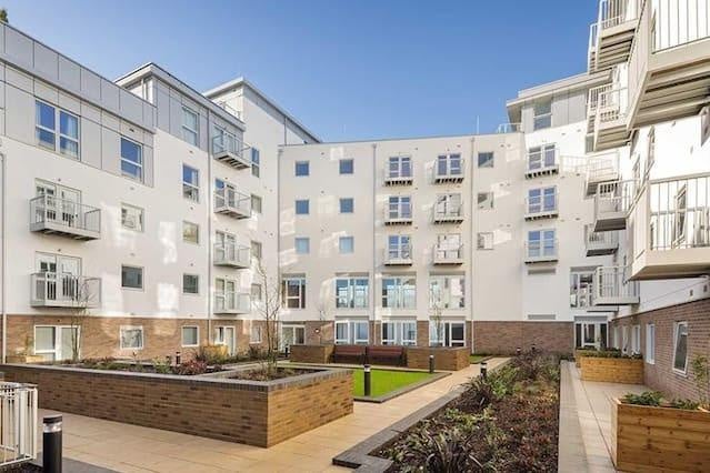 Flat Station View in Guildford