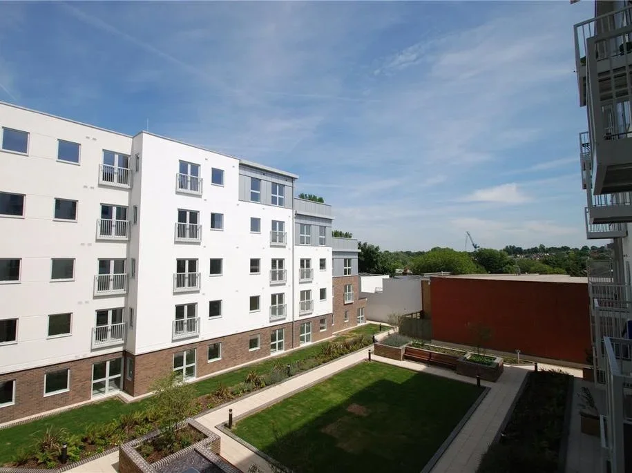 Flat Station View in Guildford