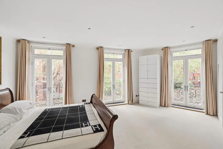 Flat Cheltenham Terrace in Greater London