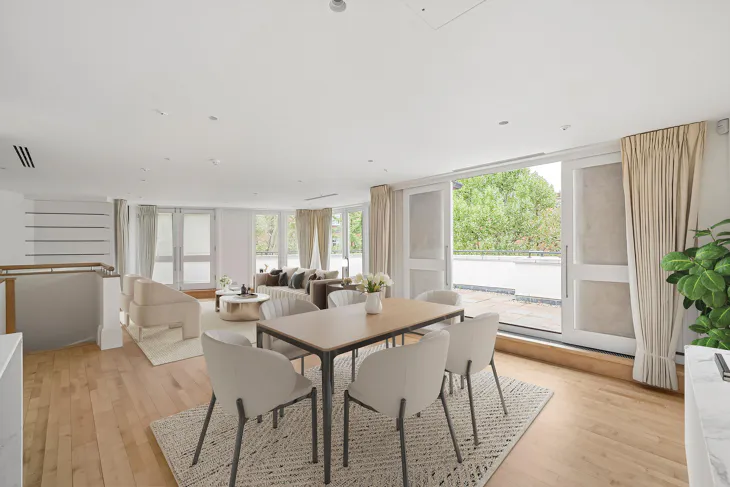 Flat Cheltenham Terrace in Greater London