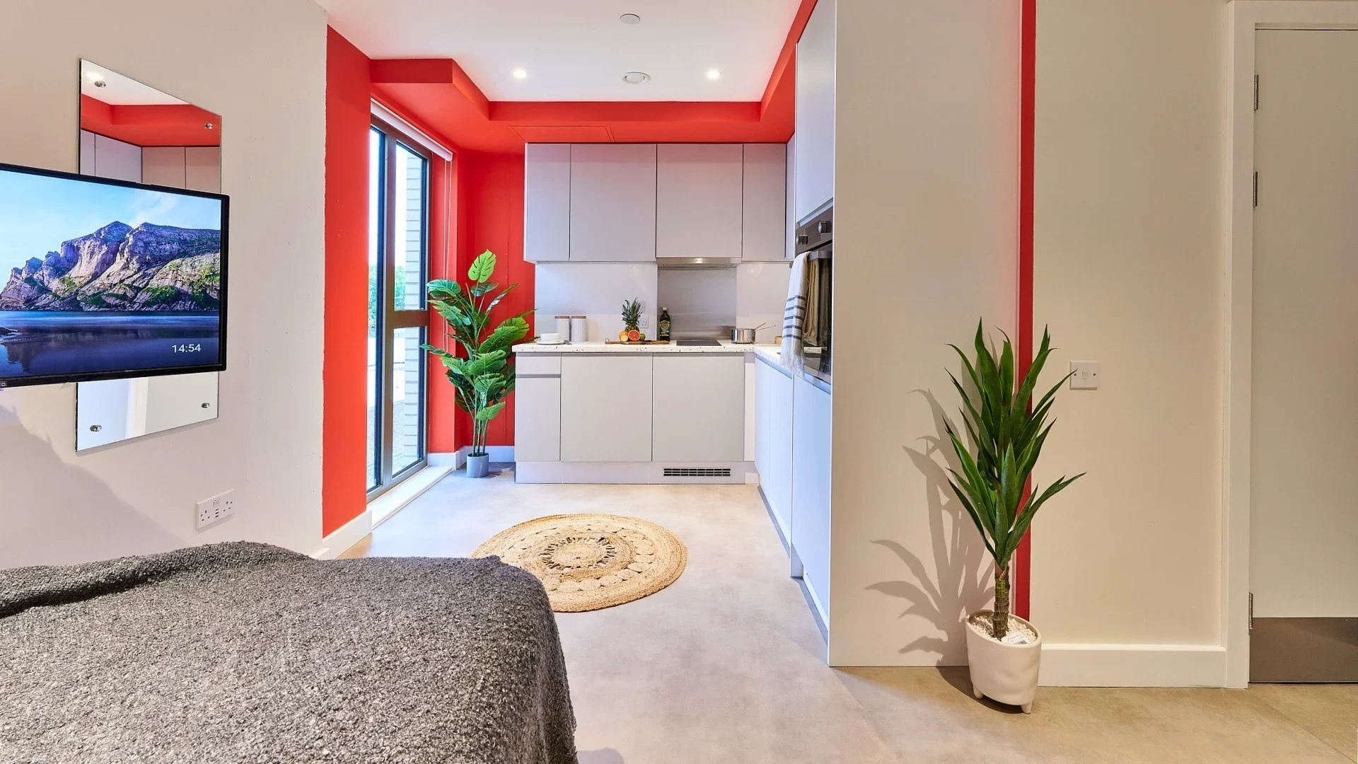 Room Spa Road in Greater London
