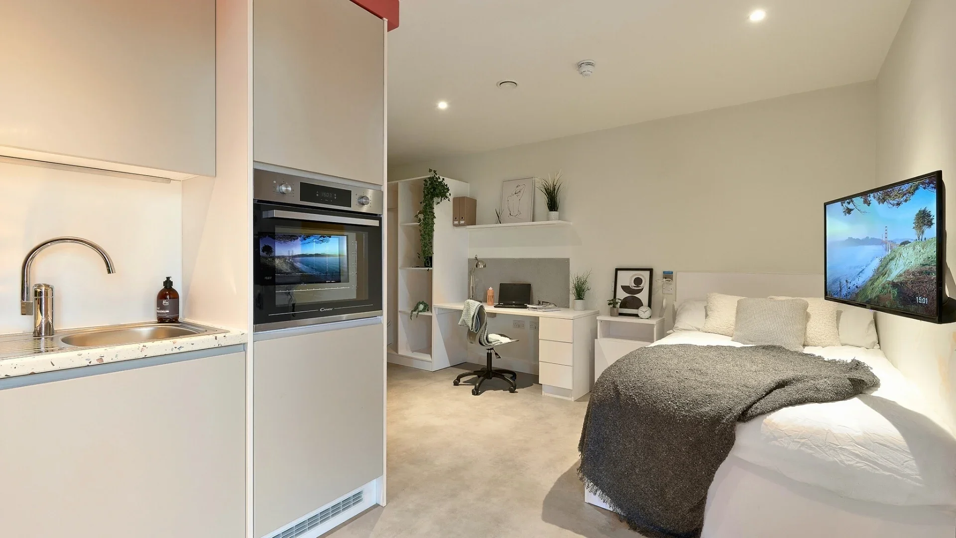 Room Spa Road in Greater London