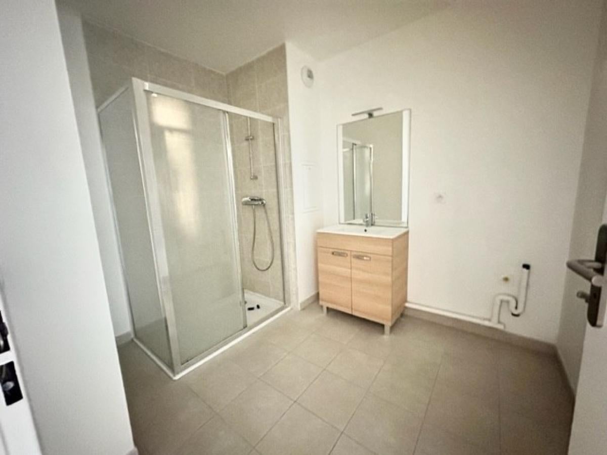 Flat Avenue Henri Barbusse in Drancy