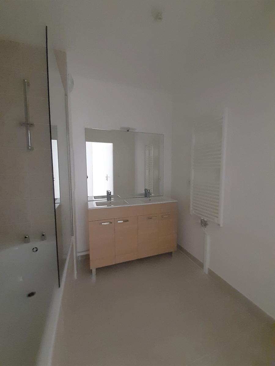 Flat Avenue Henri Barbusse in Drancy