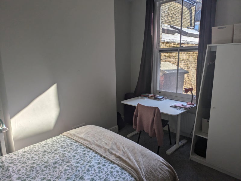 Room Hermitage Road in Greater London