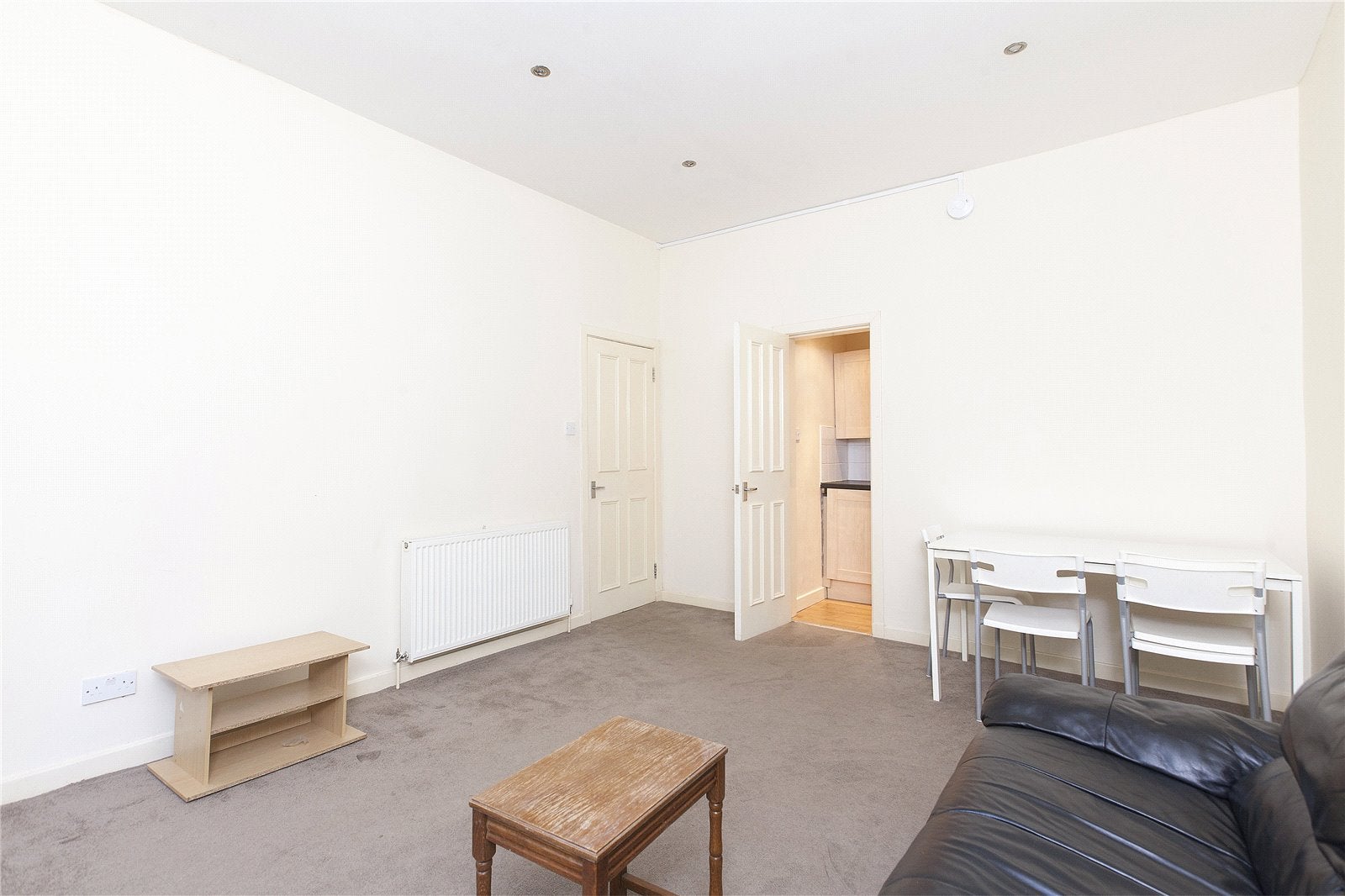 Flat Downfield Place in City of Edinburgh