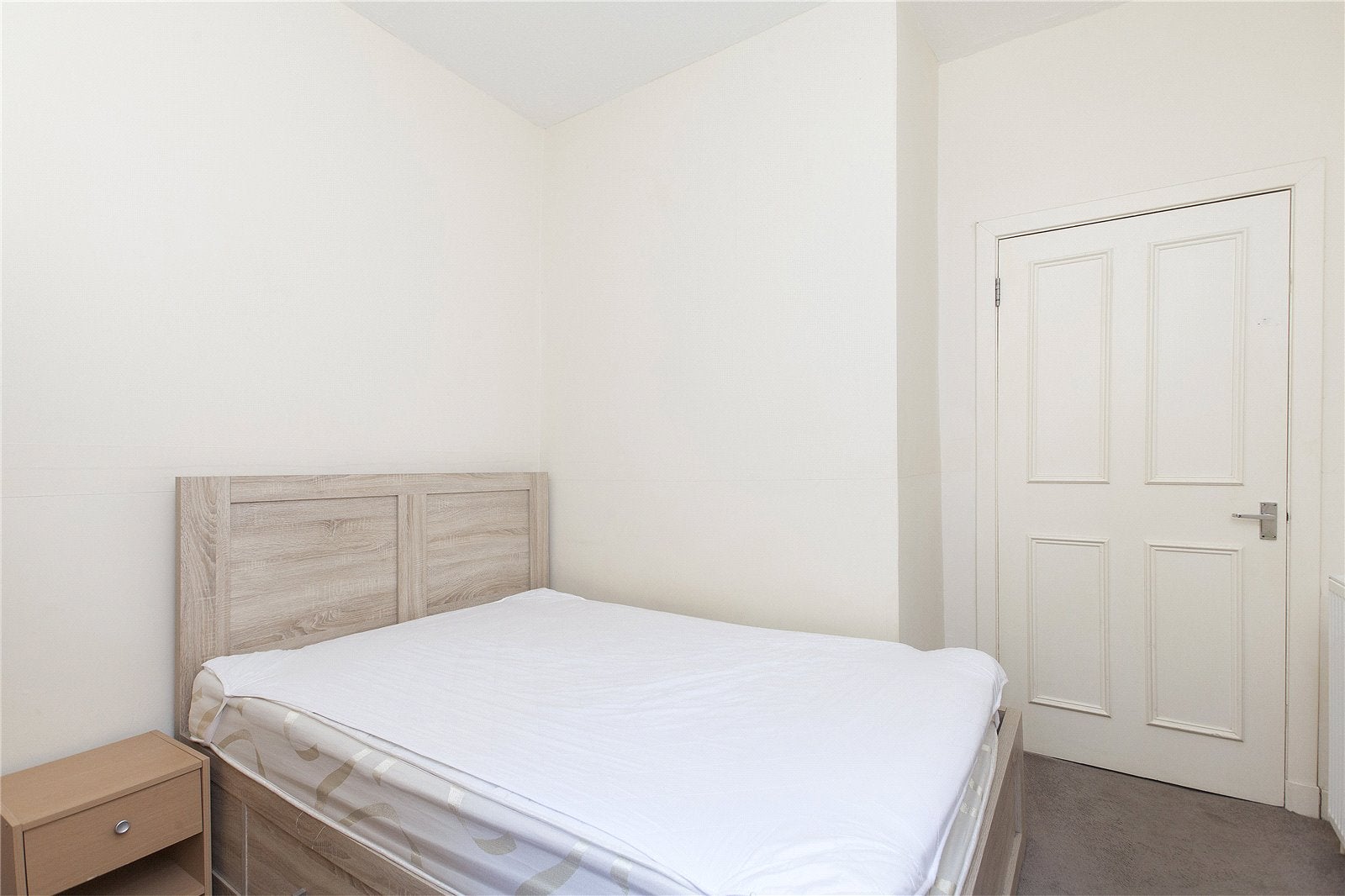 Flat Downfield Place in City of Edinburgh