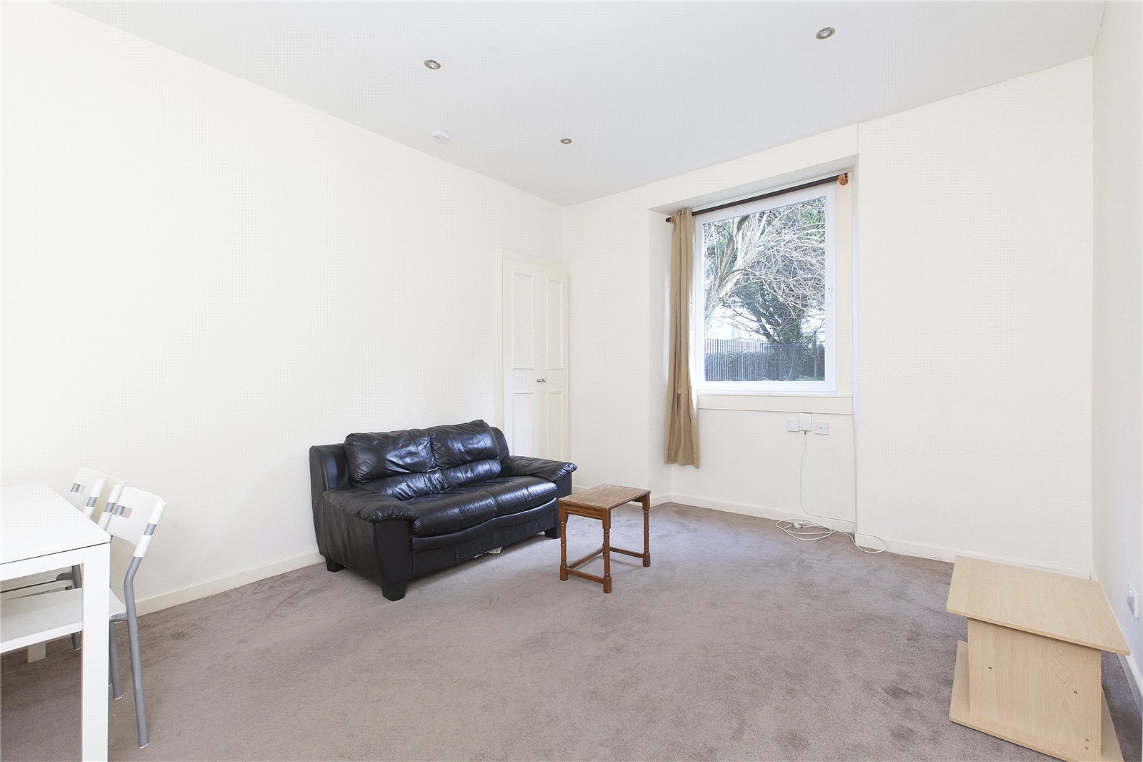 Flat Downfield Place in City of Edinburgh