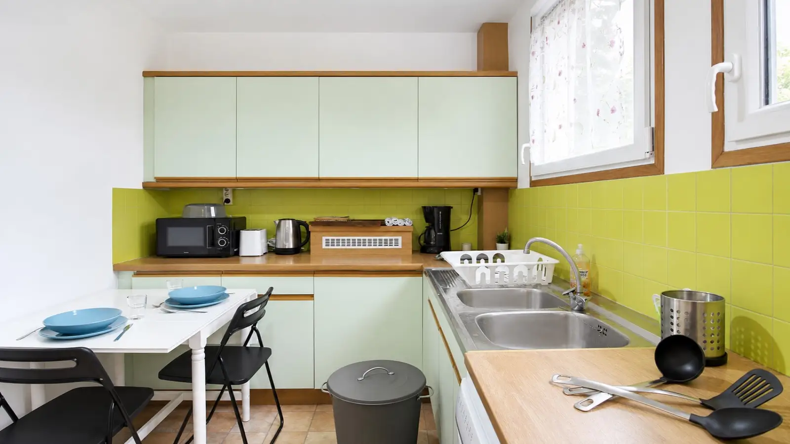 Room Rue des Pyrénées in Paris