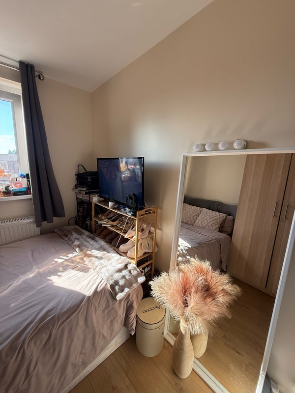 Room Lydney Close in Greater London